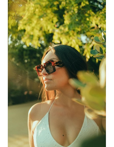 Woman Sunglasses • Bianca